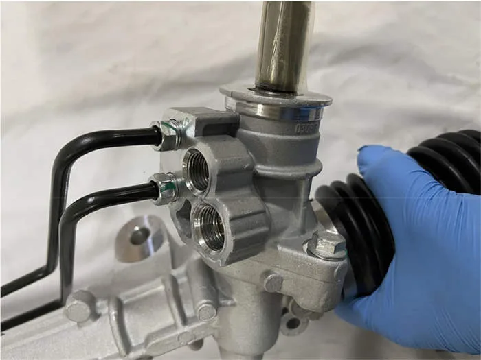 Well-finished steering rack, both the overall manufacturing and craftsmanship are excellent. (renault logan I)